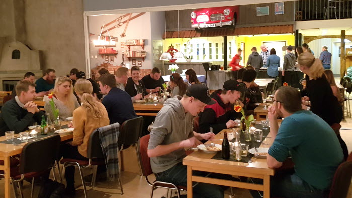 Pizzakväll för ungdomar i Askeby mars 2019